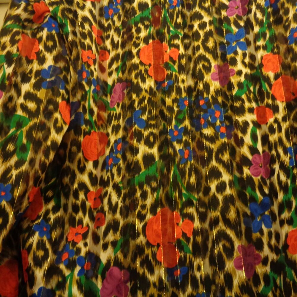 ANIMAL VINTAGE COLORS FLOWERS SATINY FEMININE SCARF BLOUSE BY GIANNA 2 X